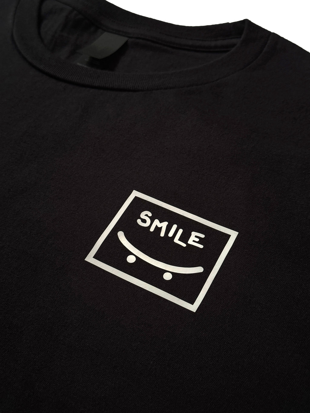 Smile unisex t-shirt (black)