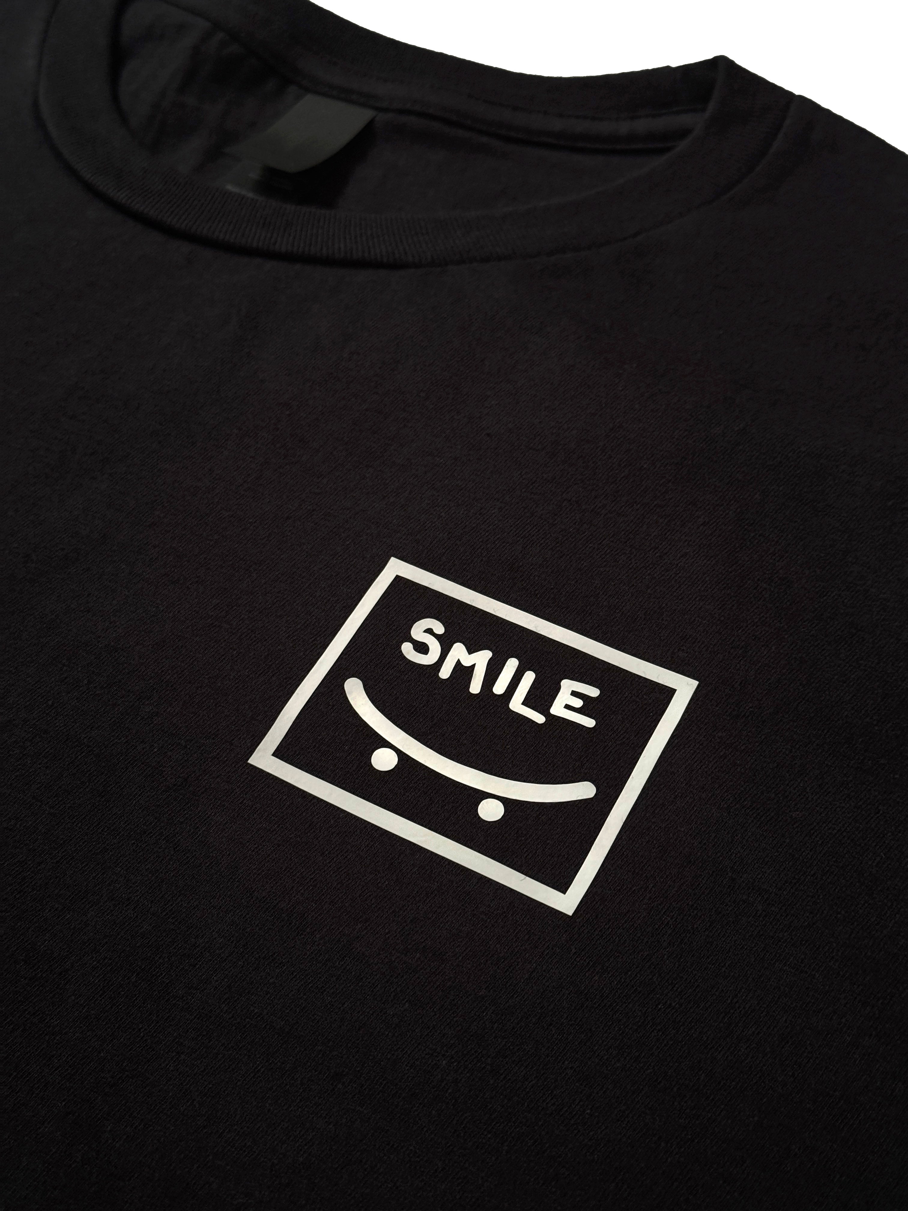 Smile unisex t-shirt (black)